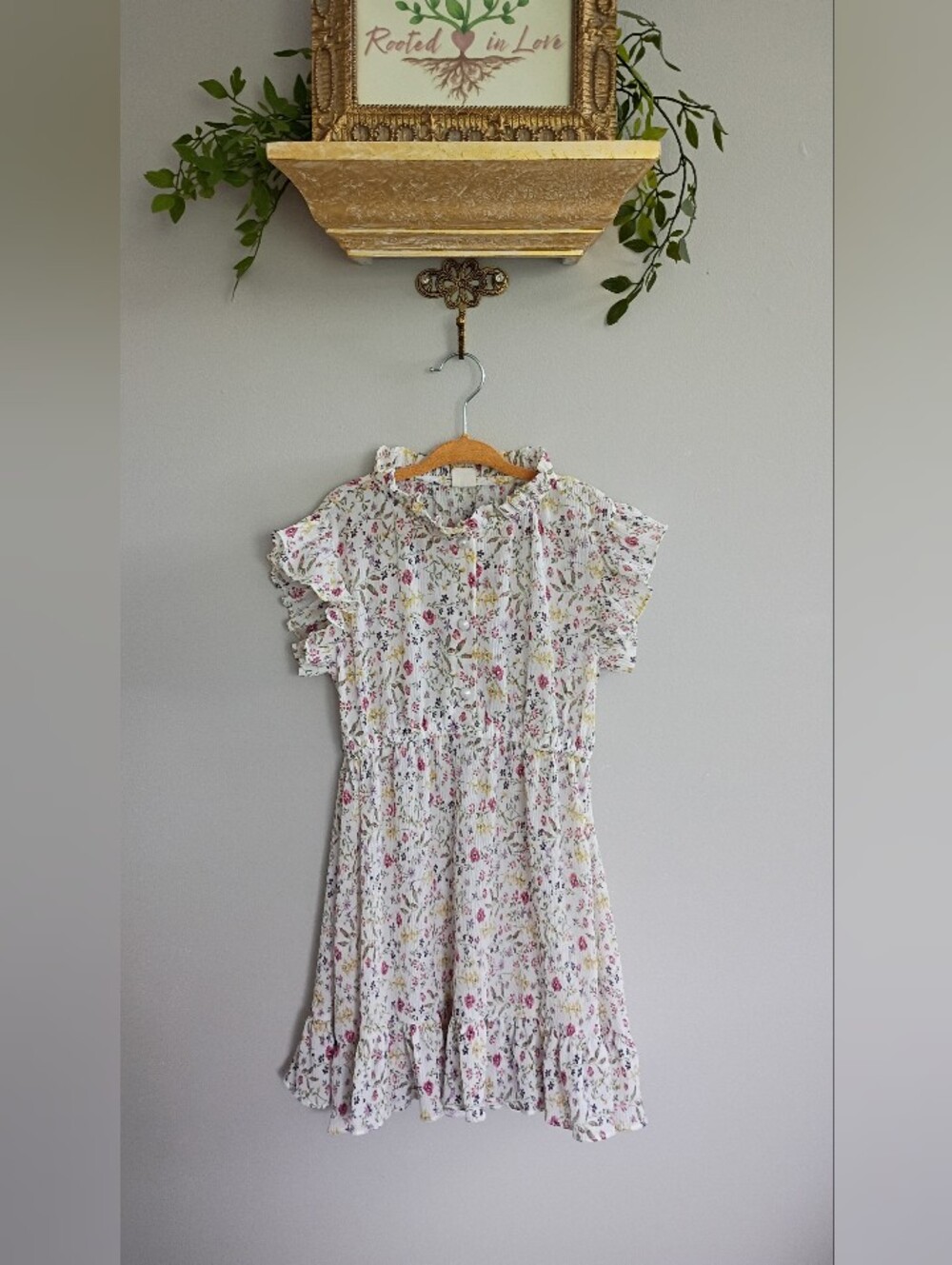 Girls Floral Ruffle-Trim White Dress